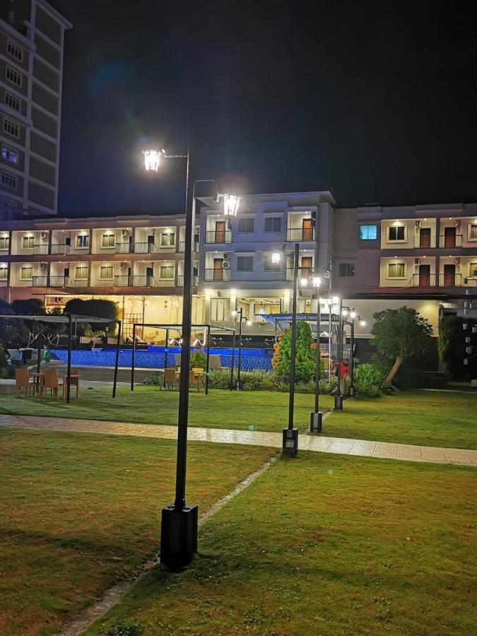 Naka Hotel Kupang Купанг Екстериор снимка