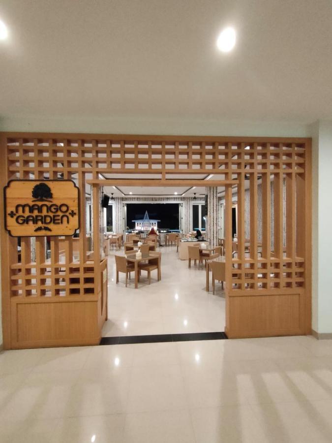 Naka Hotel Kupang Купанг Екстериор снимка