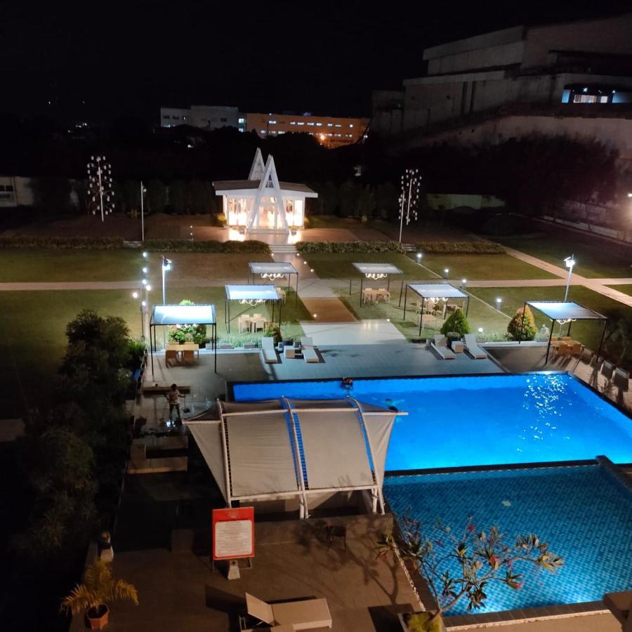 Naka Hotel Kupang Купанг Екстериор снимка