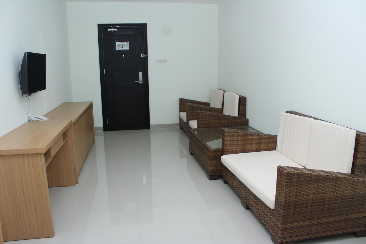Naka Hotel Kupang Купанг Екстериор снимка
