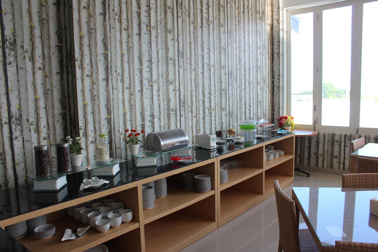 Naka Hotel Kupang Купанг Екстериор снимка