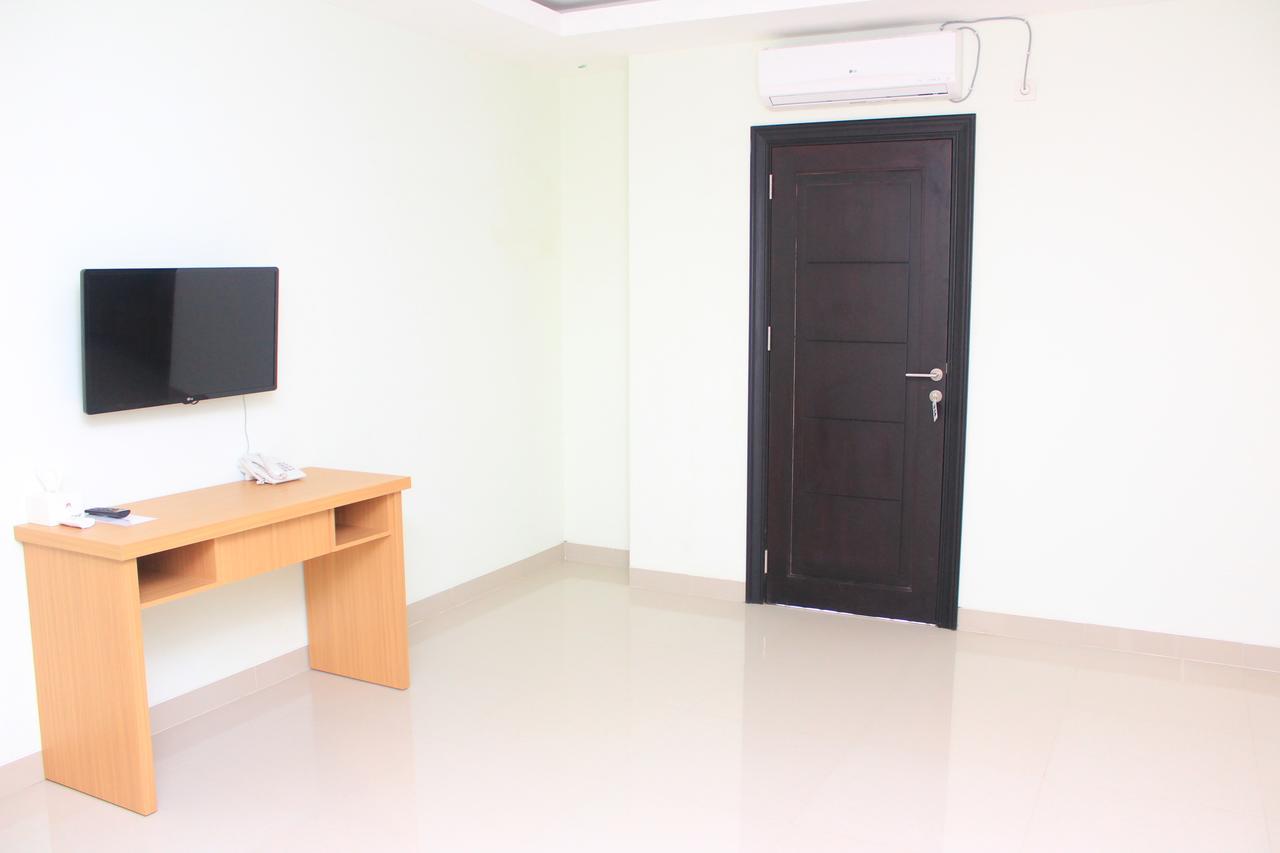 Naka Hotel Kupang Купанг Екстериор снимка