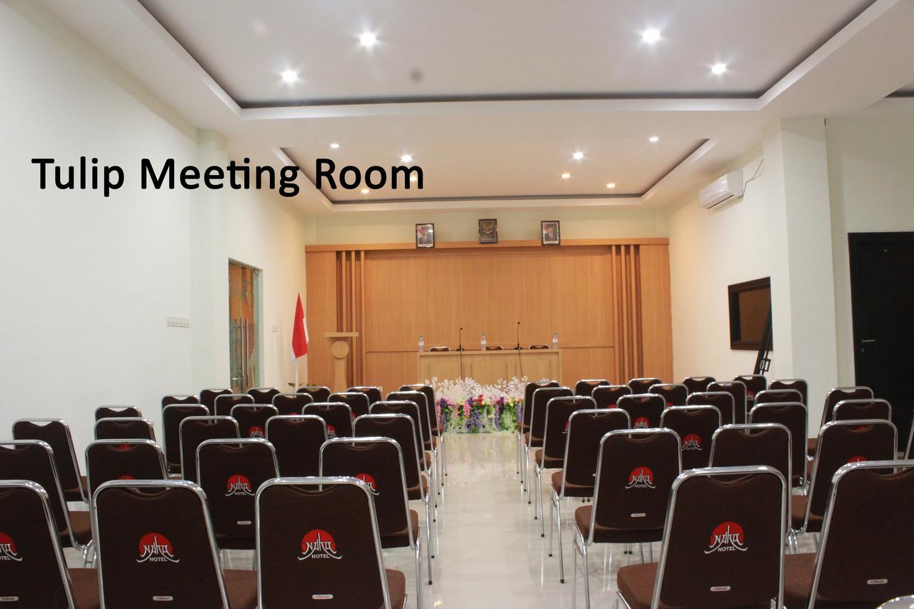 Naka Hotel Kupang Купанг Екстериор снимка